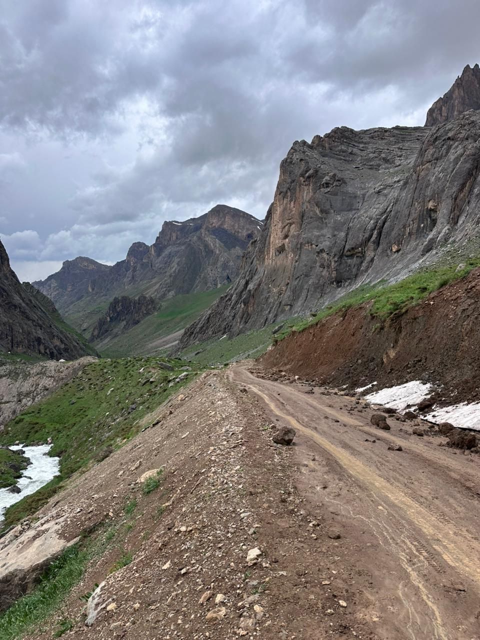 Дорога в национальном парке Cilo ve Sat Dağları, Хакарри